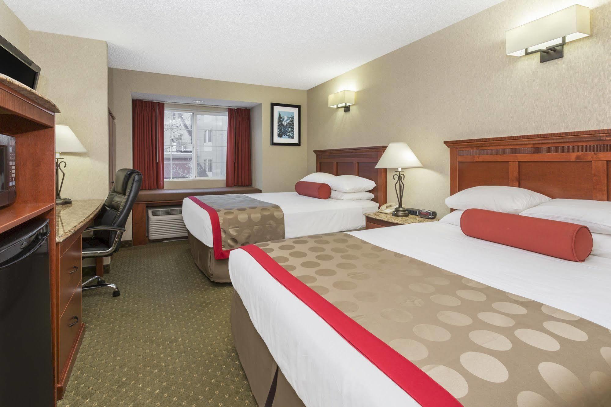 Ramada By Wyndham Frisco Hotel Exterior foto